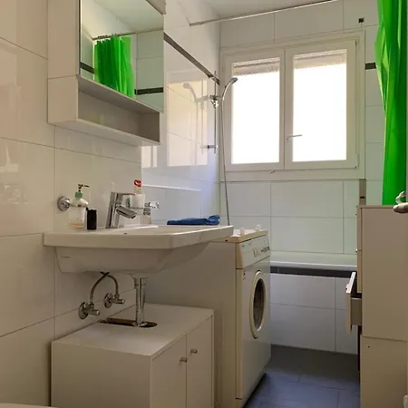 Schoenes Doppelzimmer, Zuerich-enge Apartment *